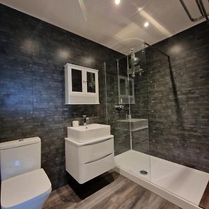 Quadruple Room Private Bathroom